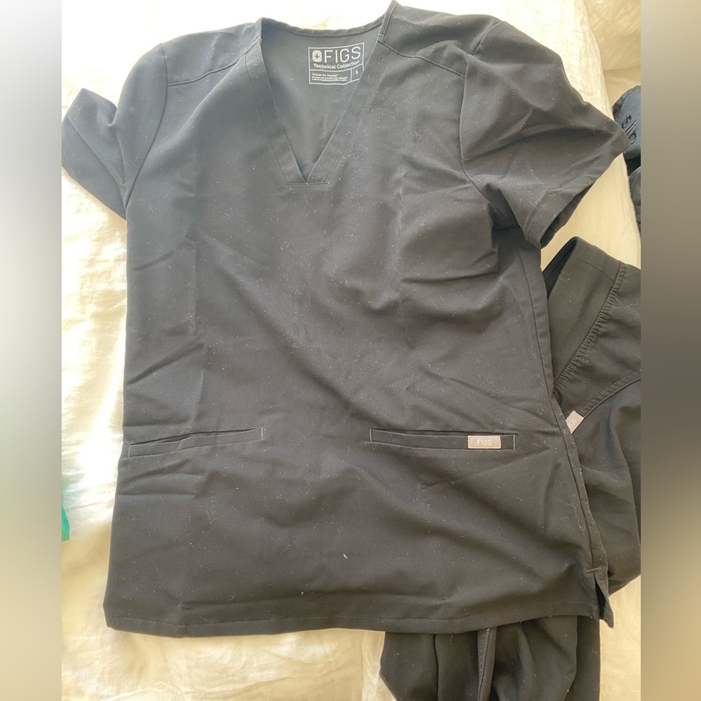 Figs black Casma 3 pocket top size S